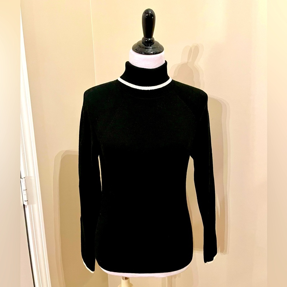 LOFT Black turtleneck with cream trim Size M